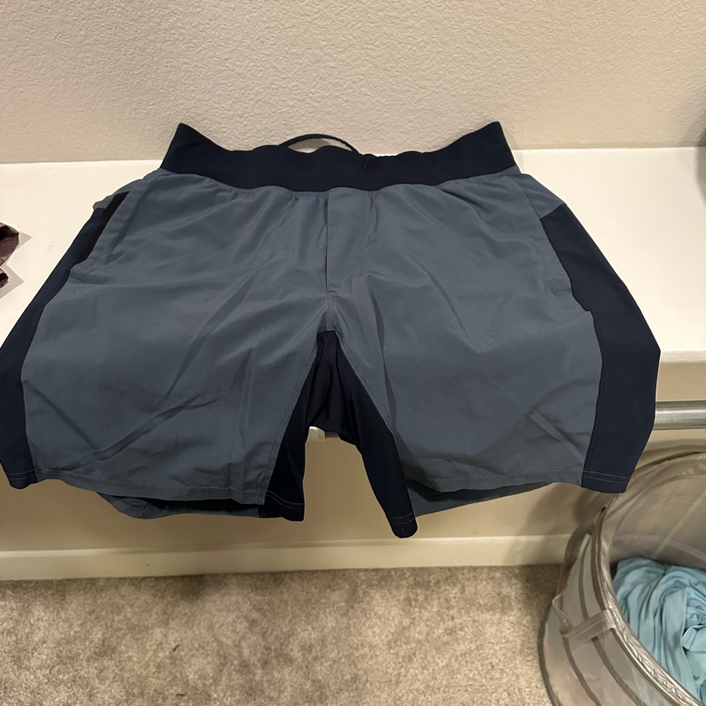 Men’s Lululemon running shorts with no liner